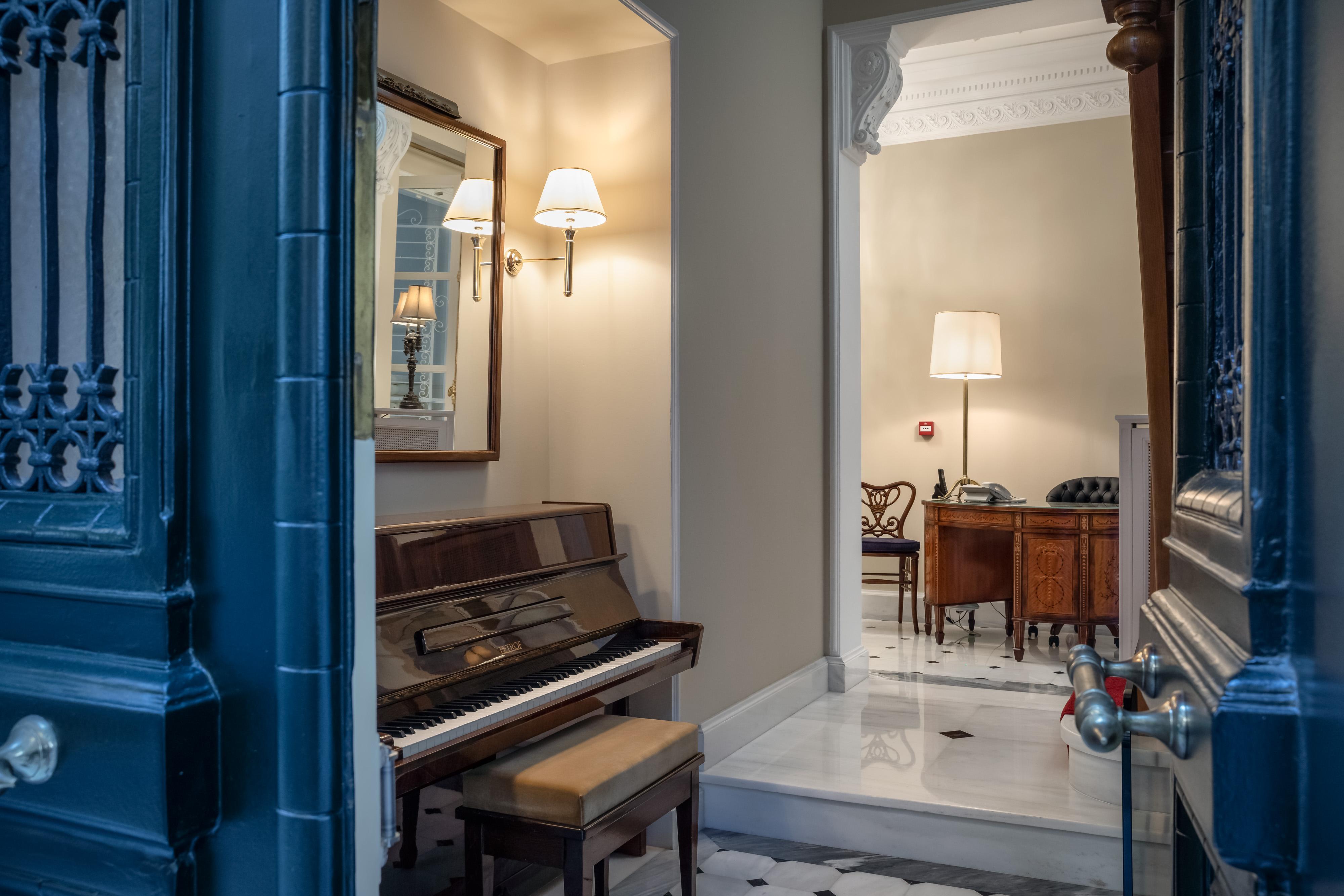 Noble Suites Athens Ngoại thất bức ảnh