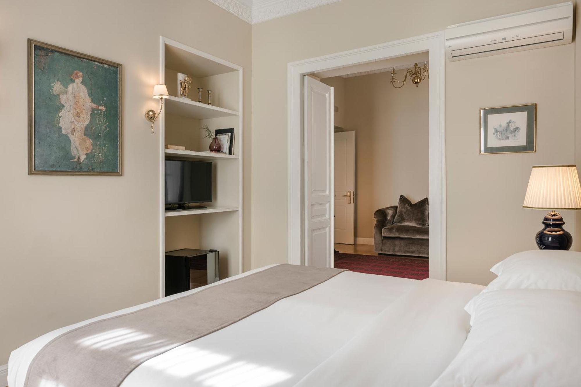 Noble Suites Athens Ngoại thất bức ảnh