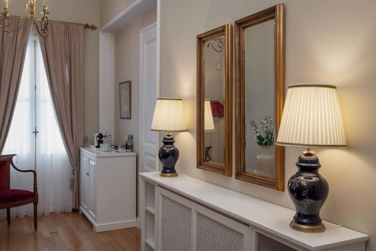 Noble Suites Athens Ngoại thất bức ảnh